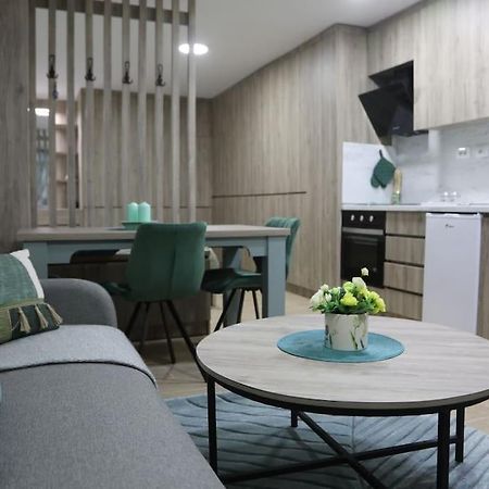 Kosta'S Home Тирана Екстериор снимка