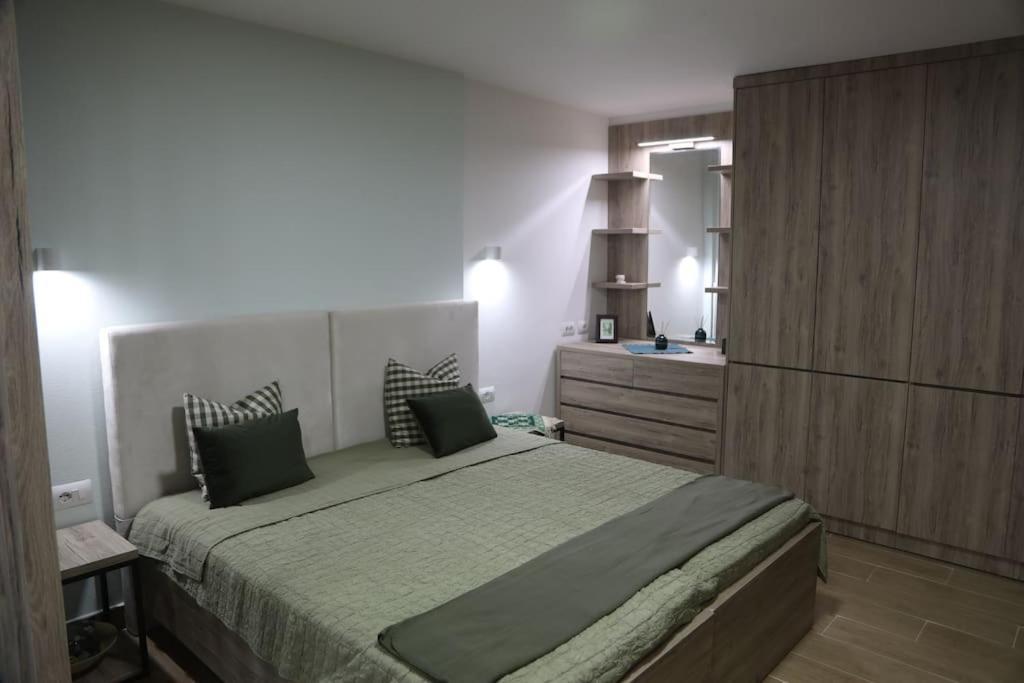 Kosta'S Home Тирана Екстериор снимка