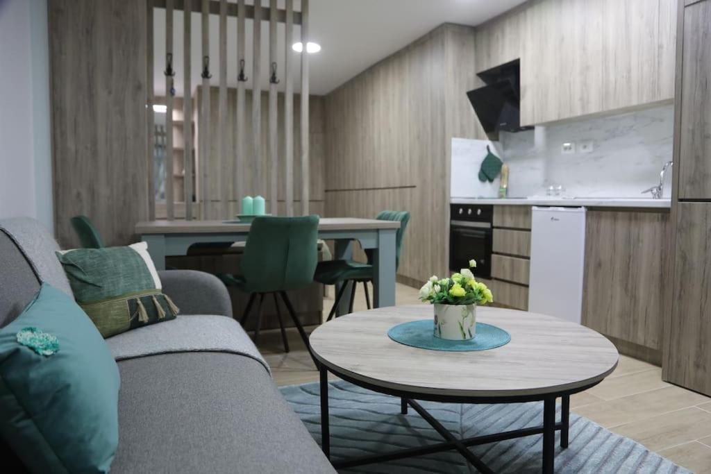 Kosta'S Home Тирана Екстериор снимка