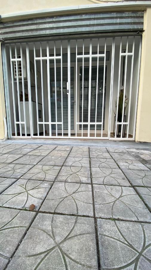 Kosta'S Home Тирана Екстериор снимка